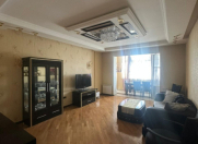 İcarəyə verilir 4 otaqlı 175 m2 yeni tikili Nizami m.