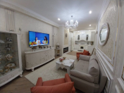 Satılır 2 otaqlı 80 m2 yeni tikili Gənclik m.