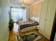 Satılır 4 otaqlı 200 m2 yeni tikili 4 mkr