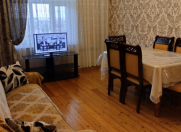 Satılır 2 otaqlı 65 m2 köhnə tikili Xalqlar Dostluğu m.