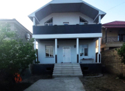 Satılır 4 otaqlı 3 m2 bağ evi Saray