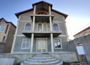 Satılır 7 otaqlı 300 m2 həyət evi Ramana