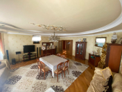 Satılır 4 otaqlı 160 m2 yeni tikili Elmlər Akademiyası m.