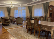 İcarəyə verilir 5 otaqlı 290 m2 yeni tikili 28 May m.