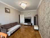 Satılır 2 otaqlı 70 m2 köhnə tikili 9 mkr