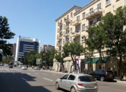 İcarəyə verilir 2 otaqlı 60 m2 köhnə tikili 28 May m.