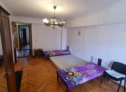 İcarəyə verilir 2 otaqlı 70 m2 köhnə tikili Gənclik m.