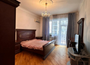 Satılır 3 otaqlı 85 m2 köhnə tikili 8 Noyabr m.