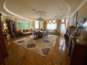 Satılır 4 otaqlı 162 m2 yeni tikili Elmlər Akademiyası m.