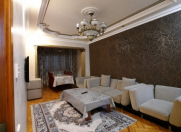 Satılır 4 otaqlı 170 m2 köhnə tikili 8 mkr