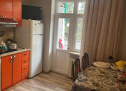 Satılır 3 otaqlı 80 m2 köhnə tikili Zərifə Əliyeva adına park