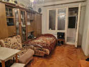 Satılır 2 otaqlı 45 m2 köhnə tikili Memar Əcəmi m.