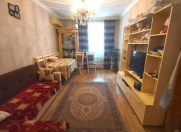 Satılır 3 otaqlı 80 m2 köhnə tikili 4 mkr