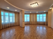 Satılır 4 otaqlı 183 m2 yeni tikili 28 May m.