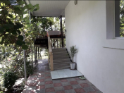 İcarəyə verilir 2 otaqlı 80 m2 həyət evi Qax