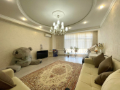 Satılır 3 otaqlı 130 m2 yeni tikili Azadlıq prospekti m.