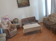 Satılır 2 otaqlı 60 m2 köhnə tikili Səbail r.