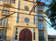 Satılır 12 otaqlı 743 m2 villa Saray