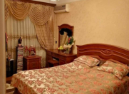 Satılır 3 otaqlı 90 m2 köhnə tikili Xalqlar Dostluğu m.