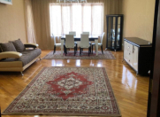 İcarəyə verilir 4 otaqlı 160 m2 yeni tikili Nizami m.