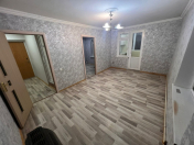 Satılır 2 otaqlı 41 m2 köhnə tikili Elmlər Akademiyası m.