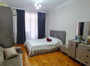 Satılır 3 otaqlı 140 m2 yeni tikili Nizami m.