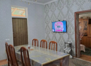 İcarəyə verilir 3 otaqlı 100 m2 həyət evi Qax