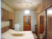 Satılır 2 otaqlı 60 m2 köhnə tikili Zərifə Əliyeva adına park