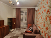 Satılır 2 otaqlı 60 m2 köhnə tikili Xalqlar Dostluğu m.