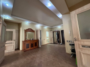 Satılır 4 otaqlı 192 m2 yeni tikili Şah İsmayıl Xətai m.