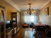 Satılır 3 otaqlı 125 m2 yeni tikili İnşaatçılar m.