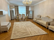 Satılır 3 otaqlı 165 m2 yeni tikili Şah İsmayıl Xətai m.