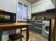 Satılır 2 otaqlı 45 m2 köhnə tikili Qara Qarayev m.