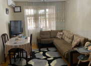 Satılır 4 otaqlı 90 m2 köhnə tikili Xalqlar Dostluğu m.