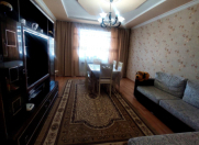 Satılır 4 otaqlı 70 m2 köhnə tikili Qara Qarayev m.