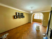 Satılır 3 otaqlı 80 m2 köhnə tikili İnşaatçılar m.