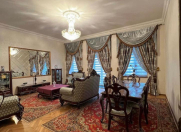 Satılır 5 otaqlı 250 m2 köhnə tikili Axundov bağı