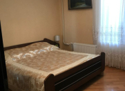 Satılır 4 otaqlı 110 m2 köhnə tikili İnşaatçılar m.