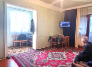 Satılır 2 otaqlı 48 m2 köhnə tikili Xalqlar Dostluğu m.