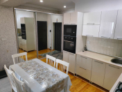 Satılır 2 otaqlı 59 m2 yeni tikili Xalqlar Dostluğu m.