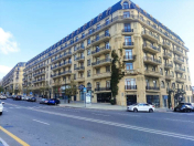 Satılır 3 otaqlı 135 m2 yeni tikili Ağ şəhər