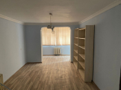 İcarəyə verilir 2 otaqlı 45 m2 ofis İnşaatçılar m.