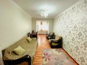 Satılır 2 otaqlı 40 m2 köhnə tikili Memar Əcəmi m.