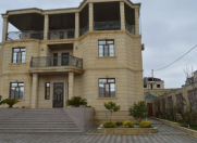 Satılır 9 otaqlı 660 m2 villa Badamdar