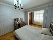 Satılır 2 otaqlı 60 m2 köhnə tikili Neapol dairəsi