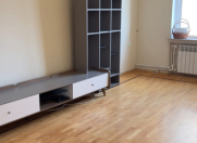 Satılır 2 otaqlı 60 m2 köhnə tikili 8 Noyabr m.