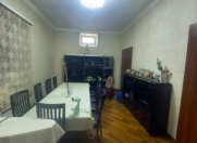 Satılır 4 otaqlı 120 m2 köhnə tikili Nizami m.