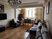 Satılır 3 otaqlı 90 m2 köhnə tikili Gənclik m.