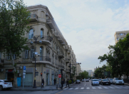 Satılır 6 otaqlı 250 m2 köhnə tikili Sahil m.