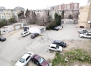 Satılır 2 otaqlı 70 m2 köhnə tikili Memar Əcəmi m.